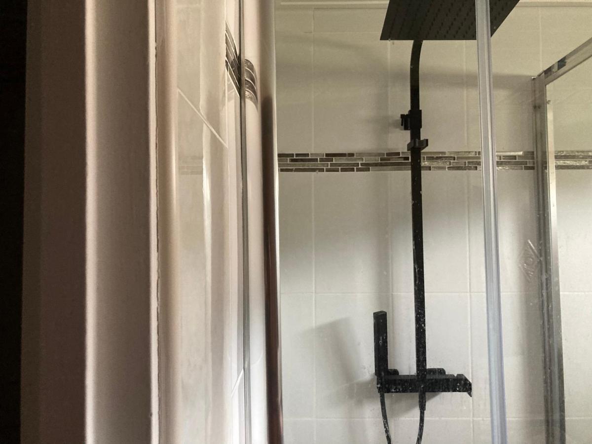 Location Chambre Avec Salle De Bain Et Partie Commune Sea View & Mountain View Renting 1 Of 3 Bedrooms With Shared Common Space 3 Bdrm Apt Not 1 Bdrm Plus Clime Ou Ac Bastia  Eksteriør billede